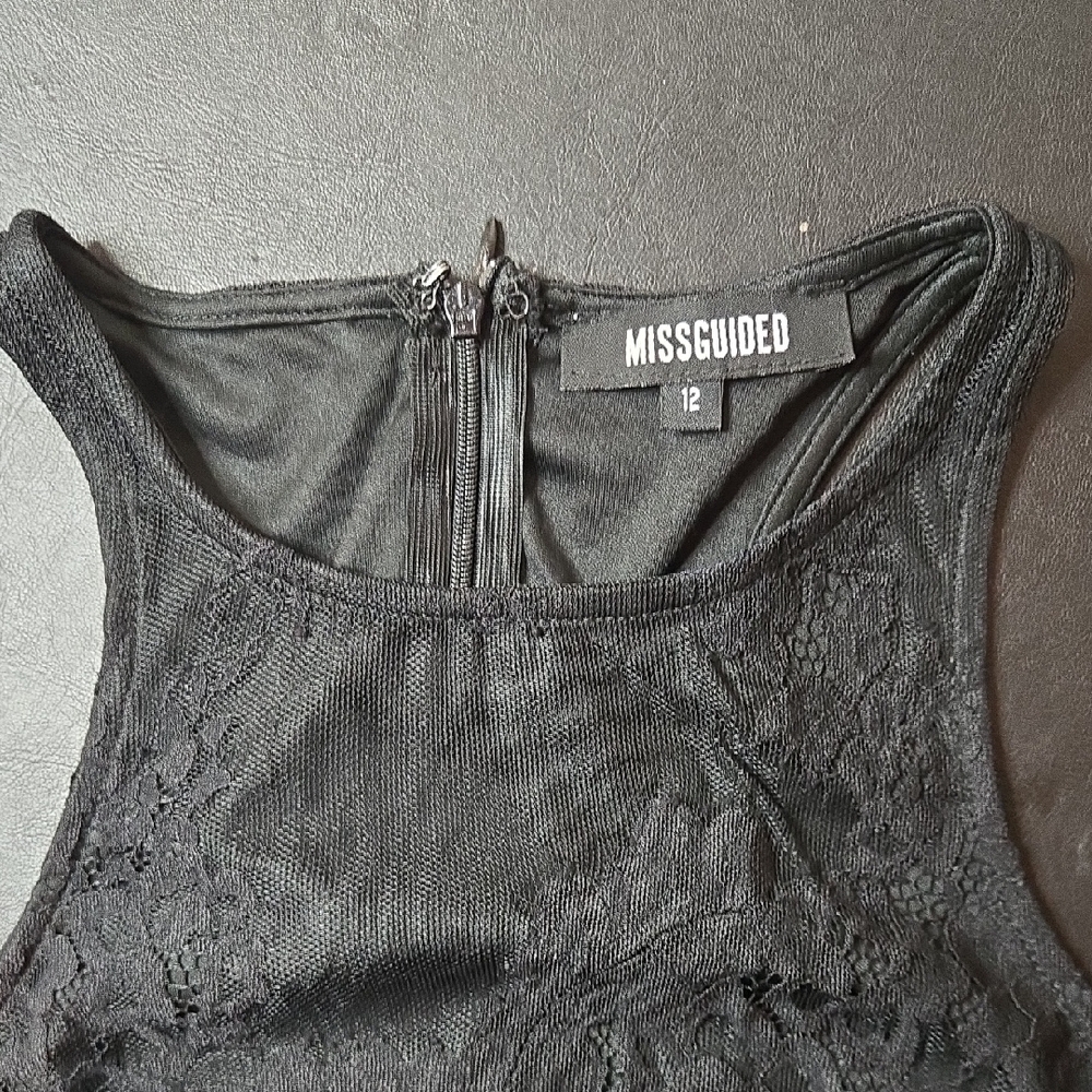 Missguided+ Black Lace Maxi Dress - Picture 15 of 15